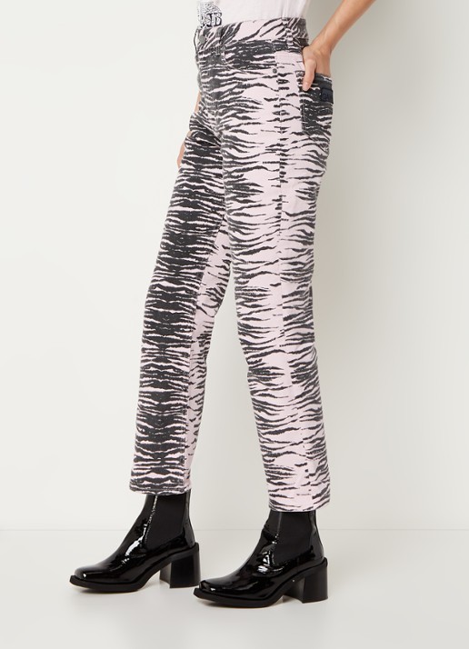 Ganni Betzy high waist bootcut cropped jeans met zebraprint  - detail 4 lichtroze