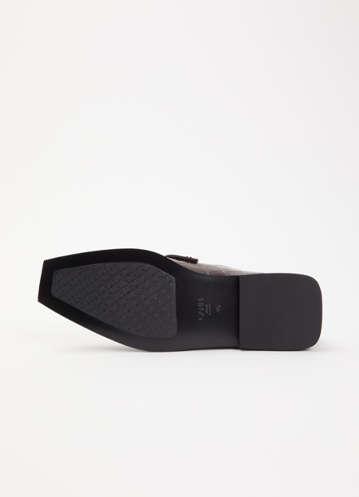 Ganni Loafer met crocostructuur en lakfinish - detail 4 kastanjebruin