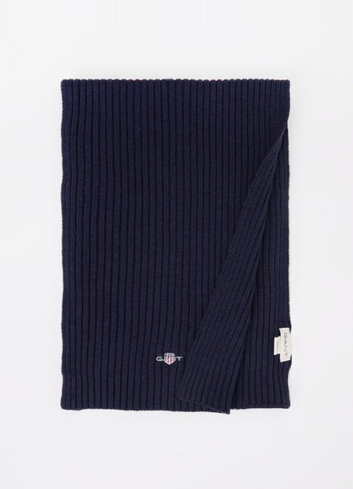 Gant Ribgebreide sjaal in katoenblend met logo 200 x 30 cm  - voorkant donkerblauw