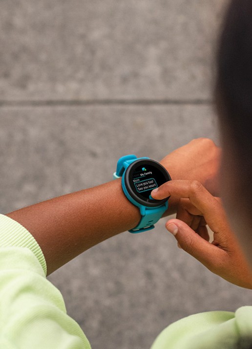 Garmin Bounce 2 smartwatch  - voorkant 2 turquoise