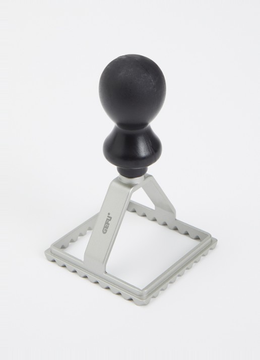 GEFU Liguri ravioli uitsteker 12 cm - voorkant 2 donkergrijs