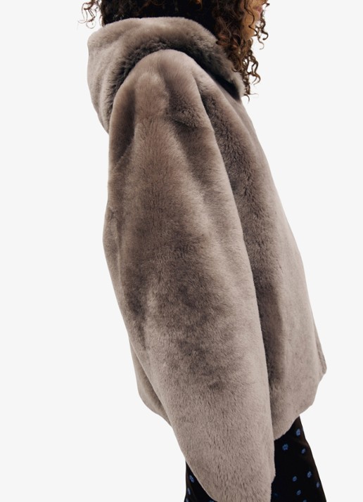 Gerard Darel Fani lammy coat van leer met capuchon - detail 2 lichtbruin