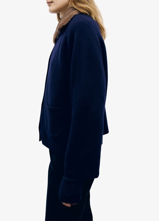 Gerard Darel Rhiza vest van kasjmier met kraag en vingerloze handschoenen - detail 5 blauw