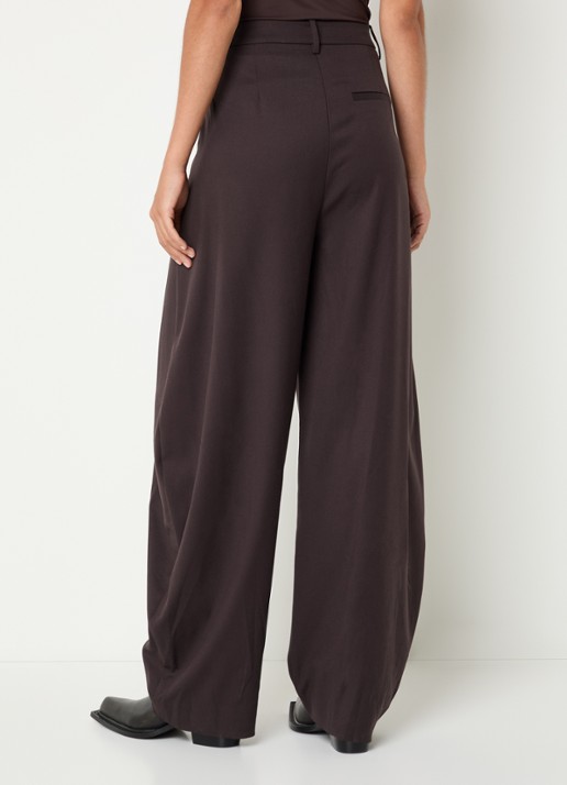 Gestuz Callia high waist wide fit pantalon met steekzakken - achterkant donkerbruin