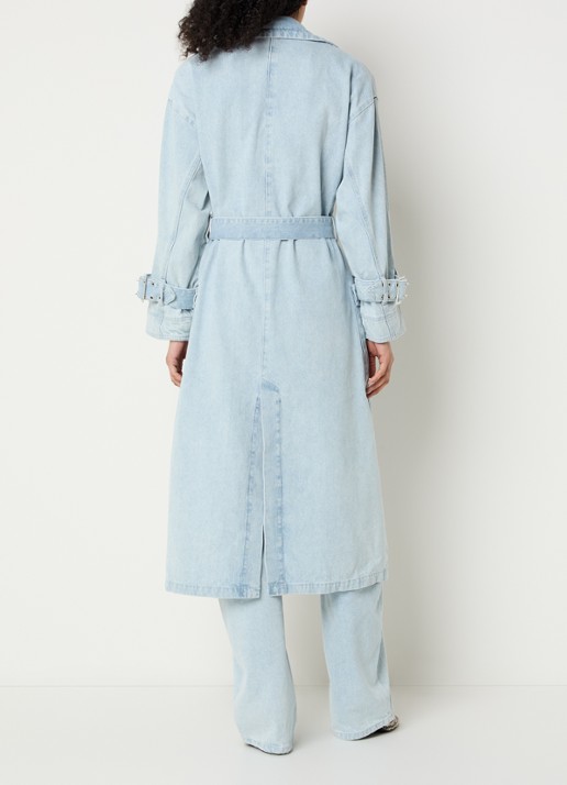 Gestuz GZparwana trenchcoat van chambray met strikceintuur - achterkant lichtblauw
