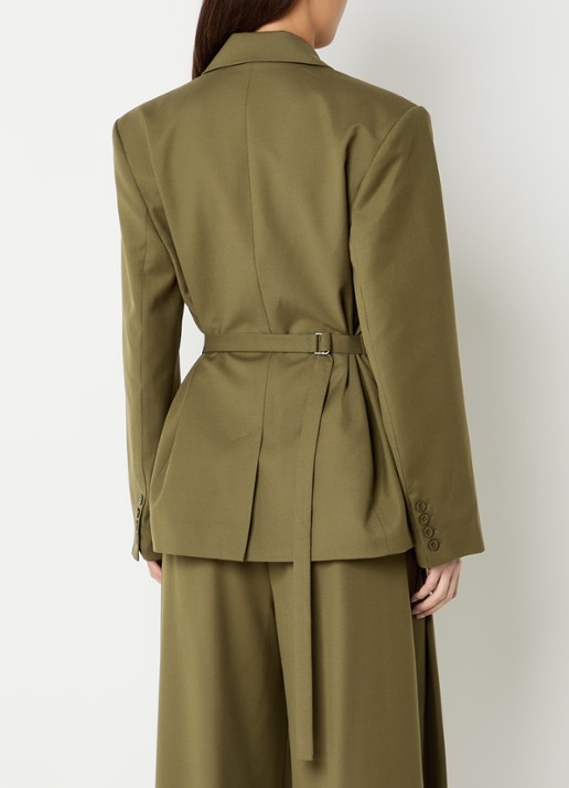 Gestuz Olivia blazer met ceintuur en klepzakken - achterkant 4 olijfgroen