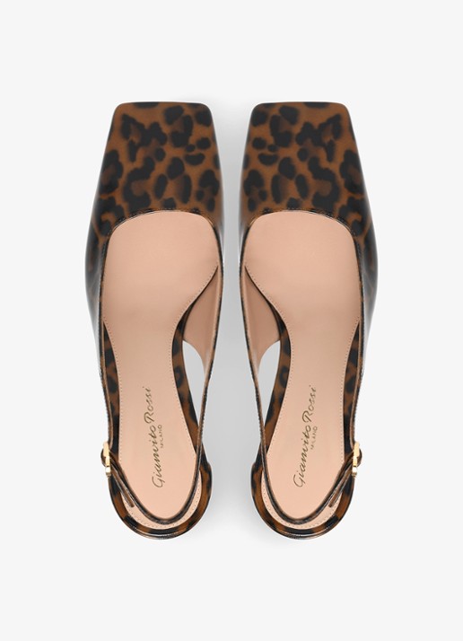 Gianvito Rossi Freeda Sling 55 slingback van lakleer met panterprint - detail 3 donkerbruin