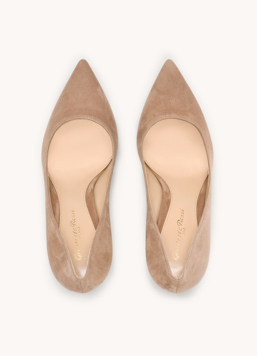 Gianvito Rossi Gianvito 85 pump van suède - detail 3 donkerbeige