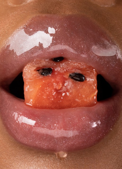 Gisou Honey Infused Lip Oil - lipolie - detail 2 watermelon