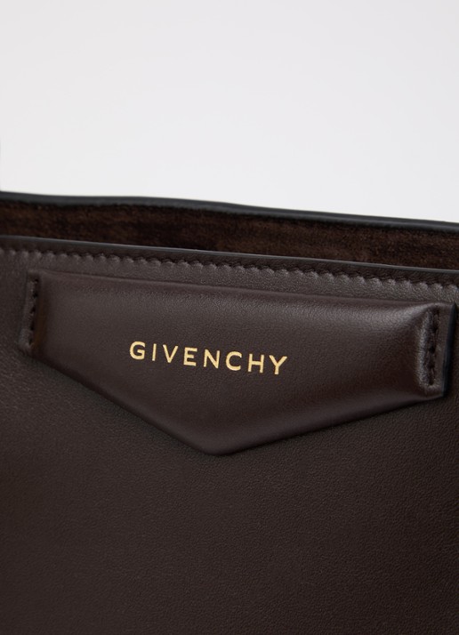 Givenchy Antigona Catchall Medium schoudertas van kalfsleer met afneembare schouderriem - detail 5 chocoladebruin