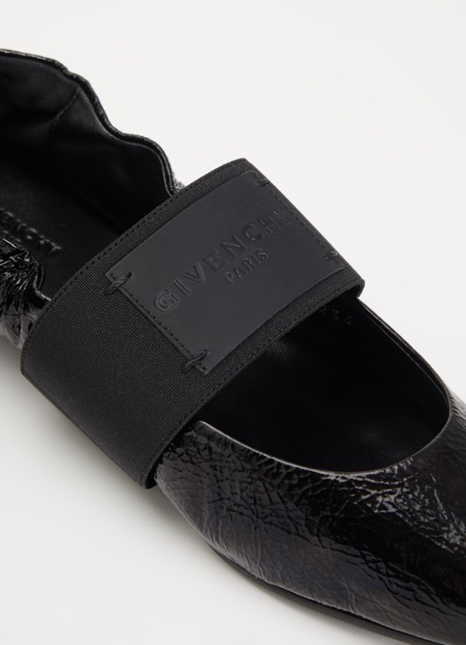 Givenchy Crush ballerina van kalfsleer met lakfinish - detail 3 zwart