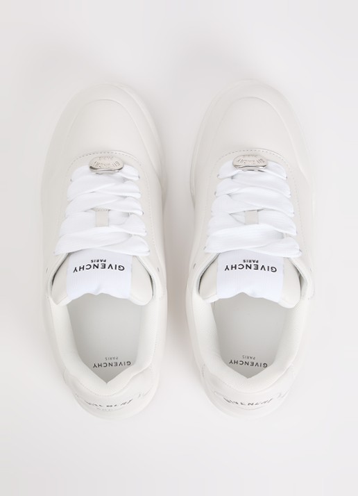 Givenchy Puffy Yard sneaker van lamsleer - detail 2 wit