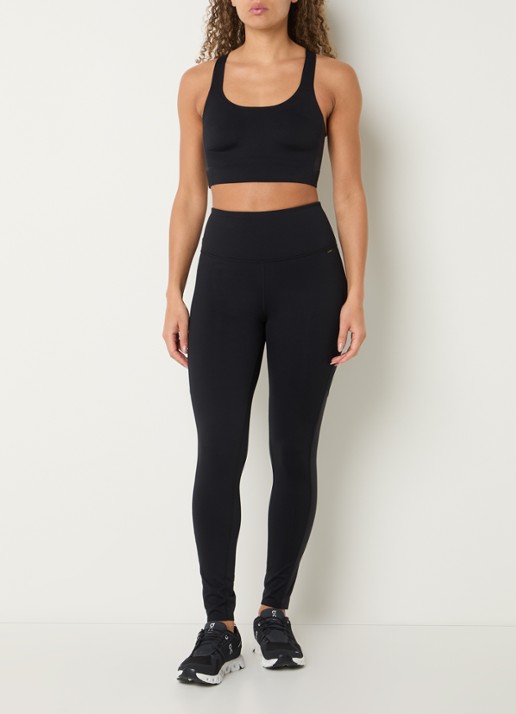 Goldbergh Caprisa sport bh met medium support - voorkant 2 zwart