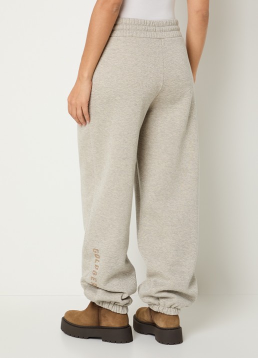 Goldbergh Glimpse high waist tapered fit joggingbroek met lurex  - achterkant 3 grijsmele