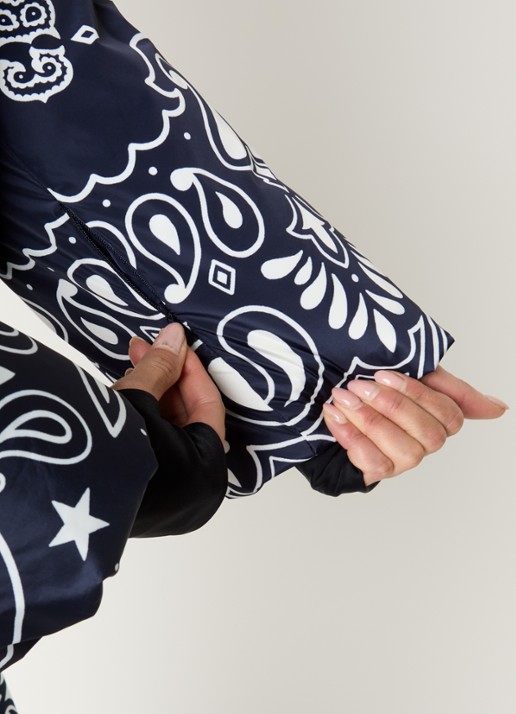 Goldbergh Kyoki ski-jas met paisley dessin - detail 3 donkerblauw