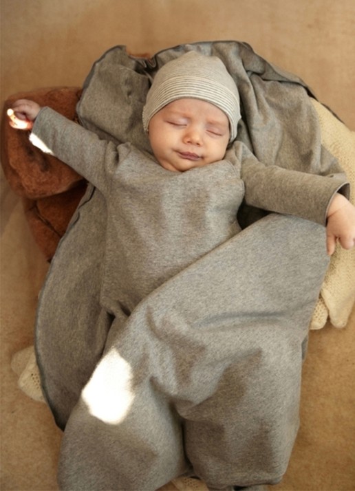 Gray Label Baby muts met streepprint - voorkant 2 grijsmele
