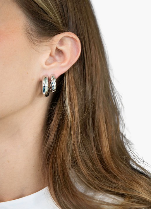 GUESS Oorringen JUBE06431JWRHT-U  - voorkant 2 zilver