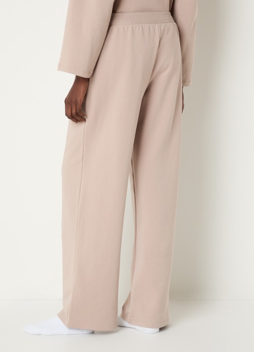 Hanro High waist wide fit loungebroek met steekzakken - achterkant 2 beige