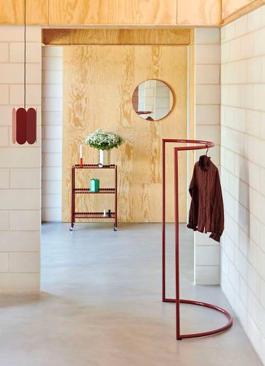 Hay Colour Rack C-vorm kledingrek - voorkant 2 rood