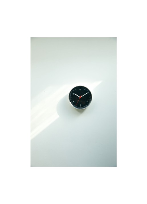 Hay Jasper Morrison wandklok 26,5 cm - voorkant 2 zwart