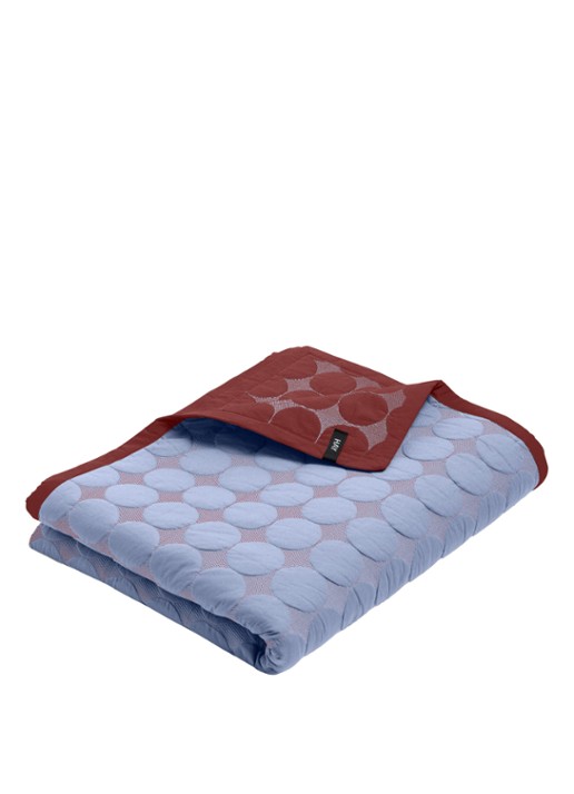 Hay Mega dot bedsprei 195 x 245 cm  - voorkant lichtblauw