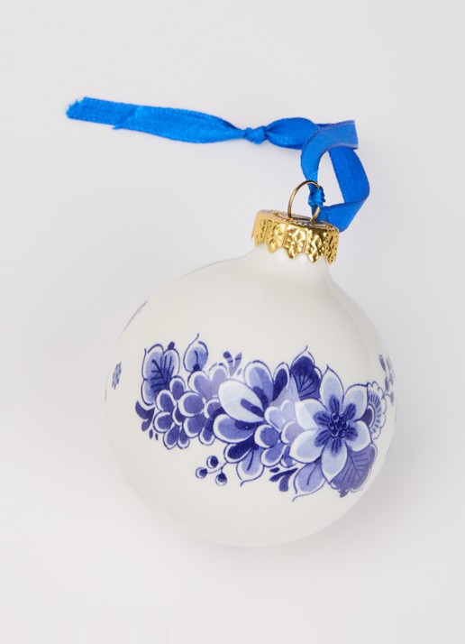 Heinen Delfts Blauw 2026 kerstbal 7 cm - detail gebroken wit