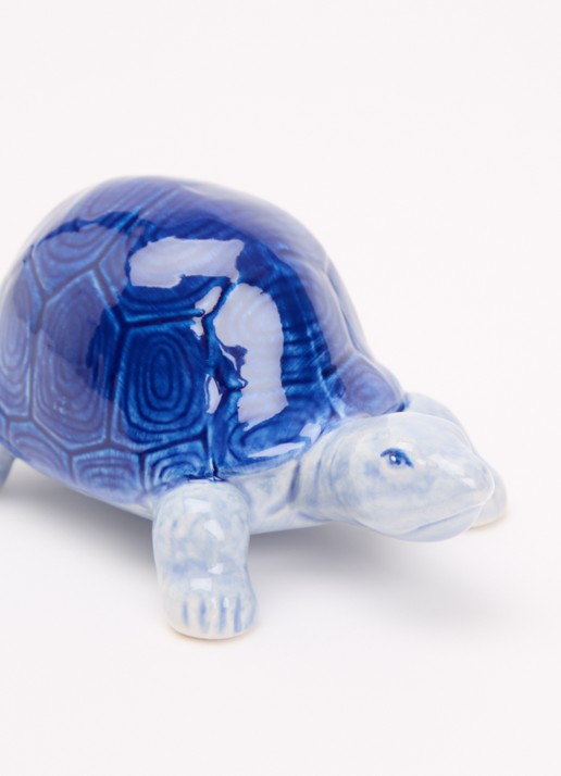Heinen Delfts Blauw Schildpad ornament 6 cm - voorkant 2 blauw