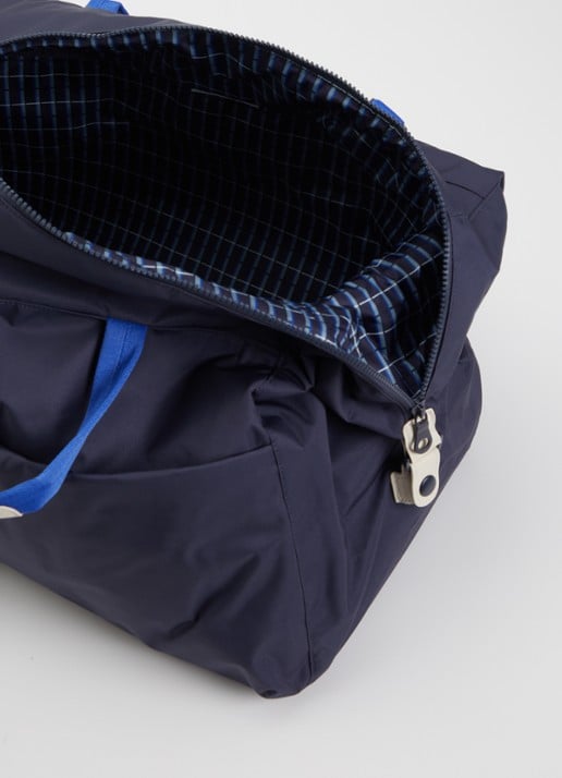 Herschel Supply Maia weekendtas met 16 inch laptopvak en afneembare schouderriem  - detail 3 blauw