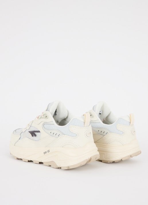 Hi-Tec Eastend WP GRV-30 sneaker met suède details - achterkant gebroken wit