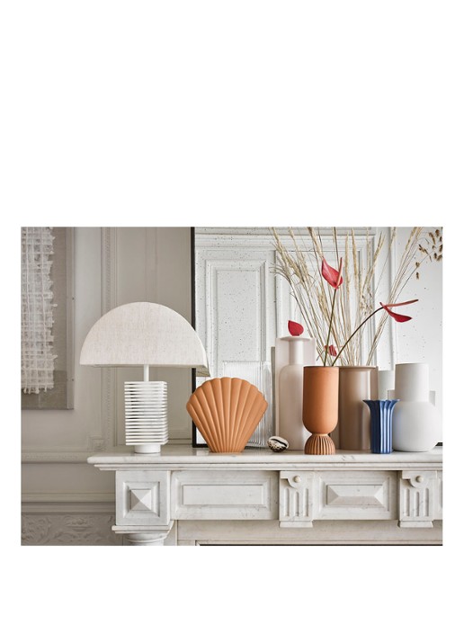 HKliving Ribbed Base vaas 25 cm - voorkant 2 oranjebruin