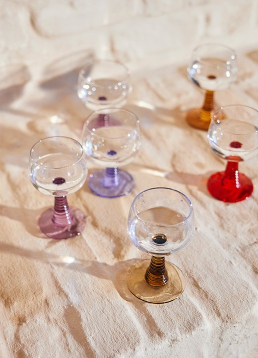 HKliving Swirl hoog wijnglas 35 cl - detail 3 okergeel