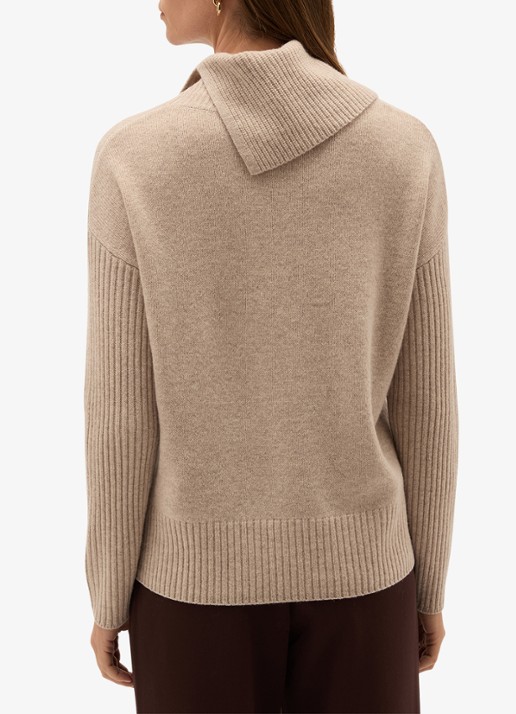 Hobbs Irene fijngebreide trui in wolblend met sjaalkraag - achterkant beige