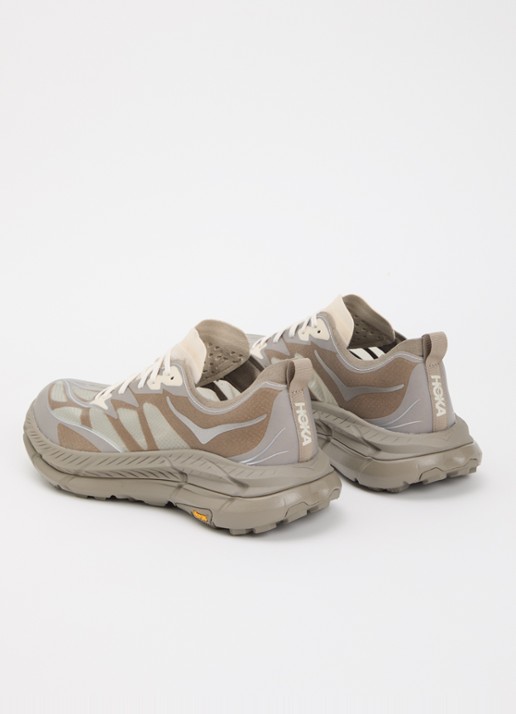 HOKA Mafate Speed 4 Lite sneaker met details van mesh - achterkant beige