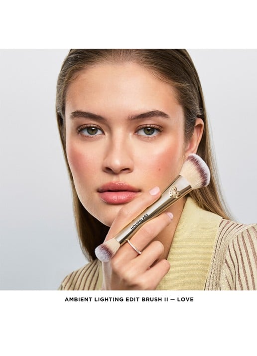 Hourglass AMBIENT™ Lighting Edit Brush II - make-up kwast - achterkant love