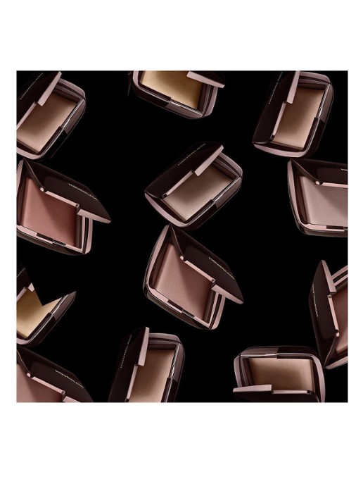 Hourglass AMBIENT™ Lightning Finishing powder - lichtreflecterend poeder - detail 3 radiant light