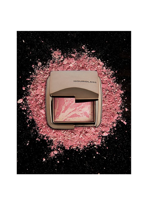 Hourglass AMBIENT™ Lighting Blush - detail 7 diffused heat