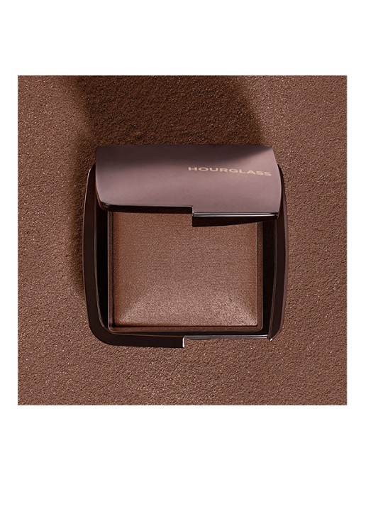 Hourglass AMBIENT™ Lighting Finishing Powder - bronzer - detail 3 transcendent light