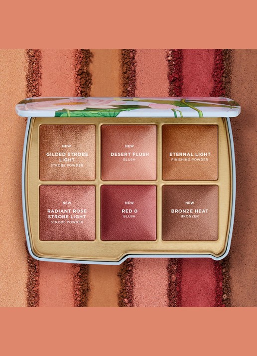Hourglass Lighting Edit Unlocked - Limited Editon poeder, blush, countour & highlight palette - detail 2 lotus flower