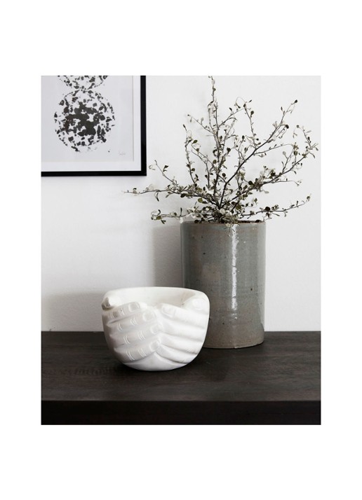 House Doctor Hands schaal van marmer 15 cm - voorkant 2 wit
