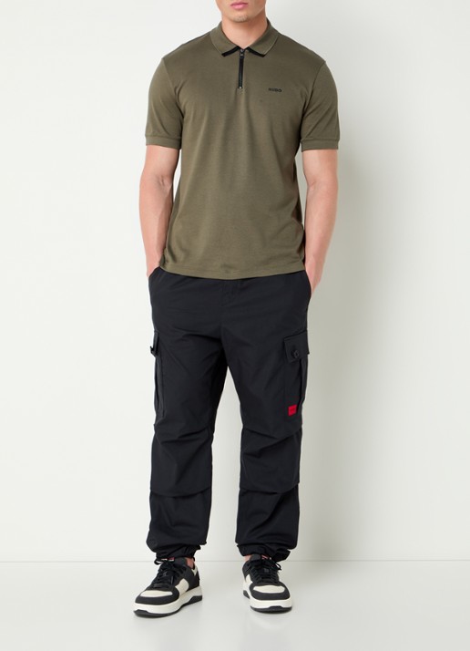 HUGO Garlo233 tapered fit cargobroek met logo - voorkant 2 zwart