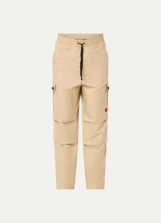HUGO Garlo233 tapered fit cargobroek met logo - voorkant 4 beige