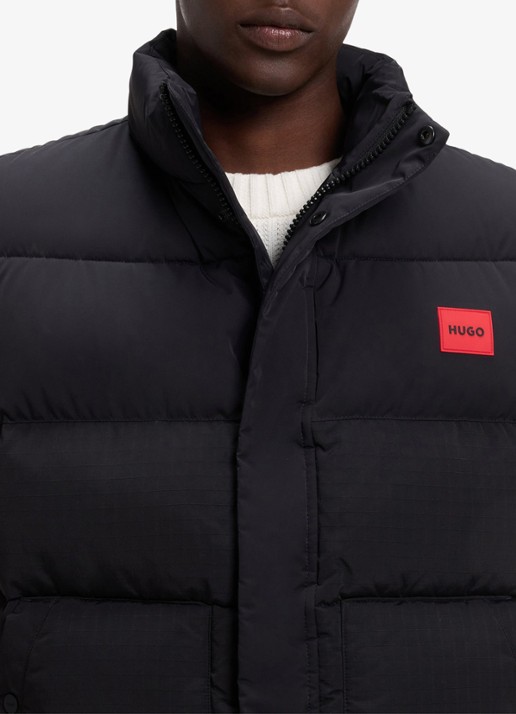HUGO Gewatteerde bodywarmer met logo - detail 2 zwart