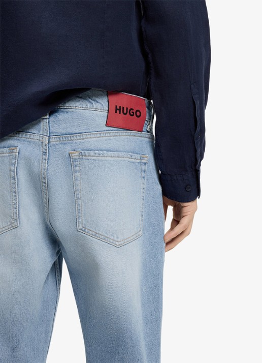 HUGO HUGO 634 tapered fit jeans met lichte wassing - detail 2 light/pastel blue-450 / blauw
