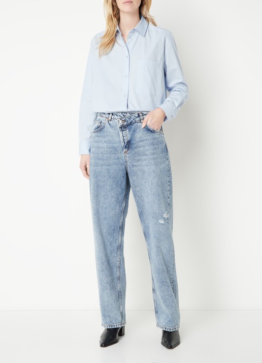 HUGO Oversized blouse met borstzak en logoborduring - voorkant 3 lichtblauw