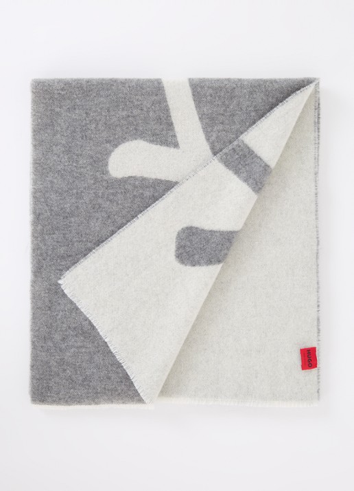 HUGO Sjaal in wolblend met logo 180 x 40 cm - voorkant grijs