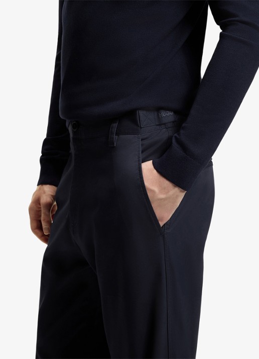 HUGO Straight leg chino in katoenblend - detail 2 blauw