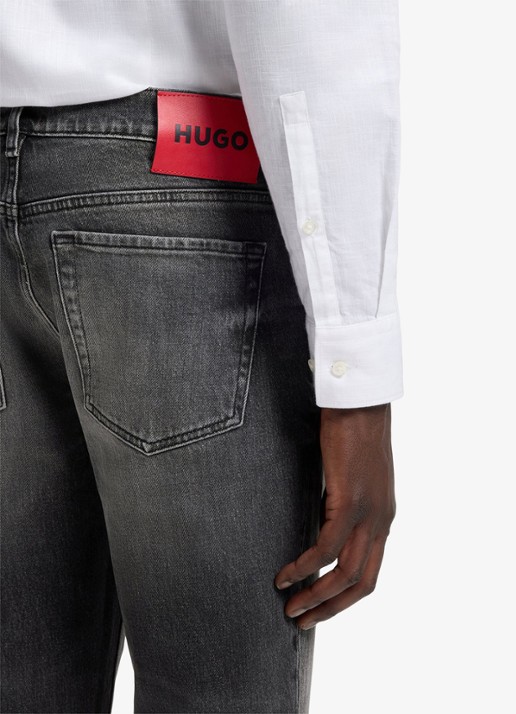HUGO Tapered fit jeans met steekzakken - detail 2 charcoal-010 / grijs