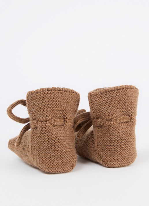 Hvid Babyslofjes van merino wol - achterkant bruin