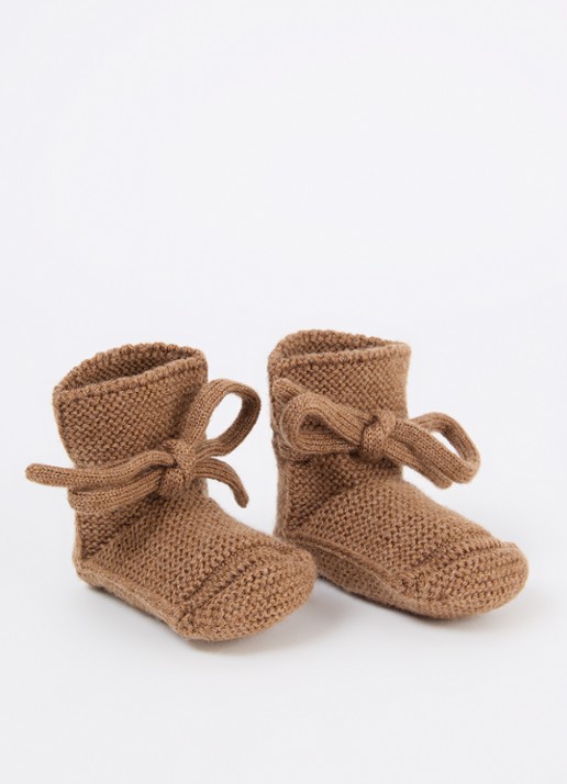 Hvid Babyslofjes van merino wol - voorkant 2 bruin