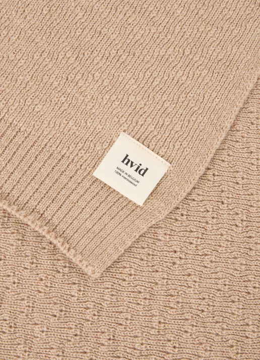 Hvid Dora wiegdeken van merino wol 95 x75 cm - detail 3 donkerbeige